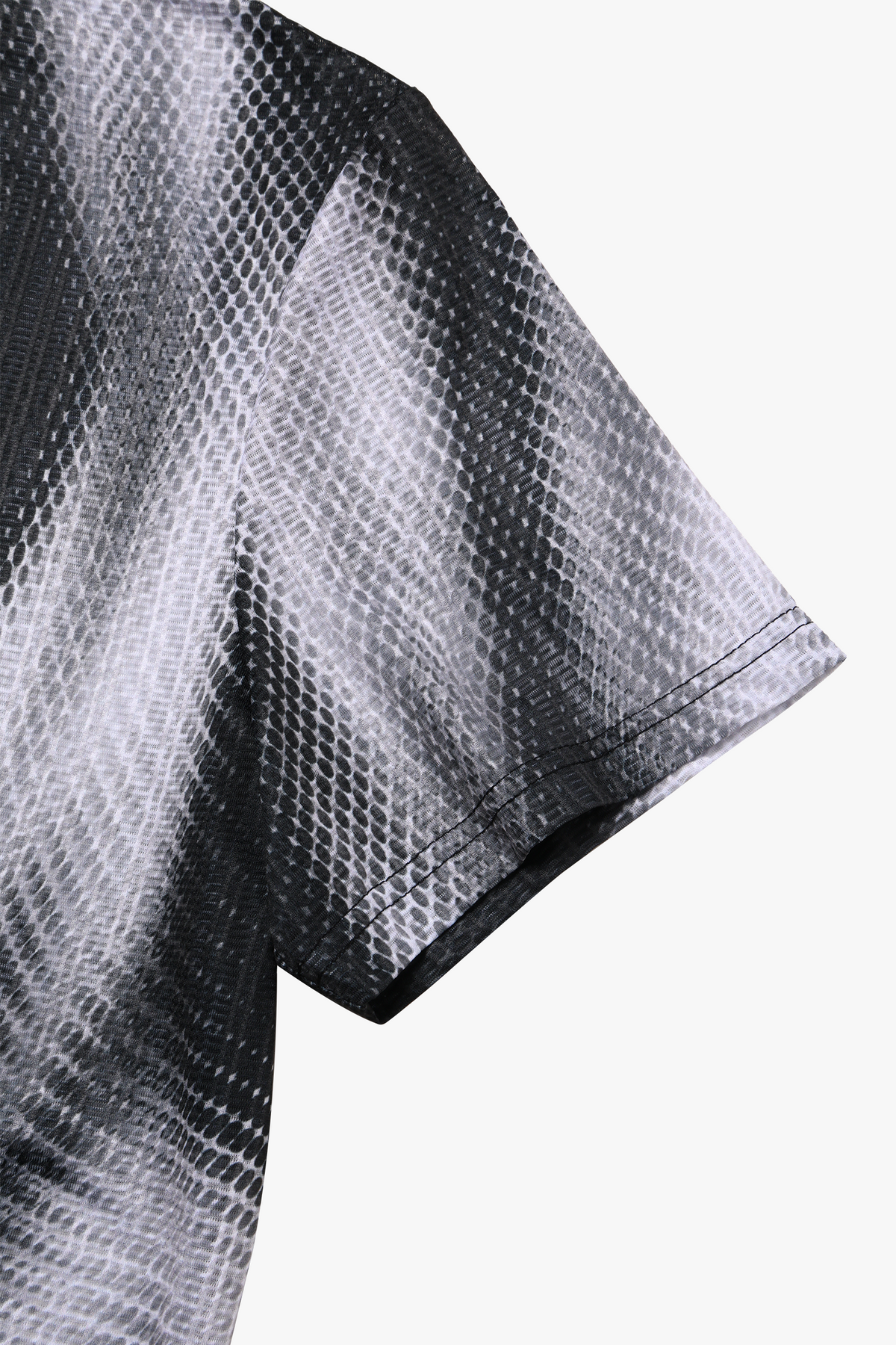 T-shirt - DELTA RACE Δ 003 / Obsidian Dot