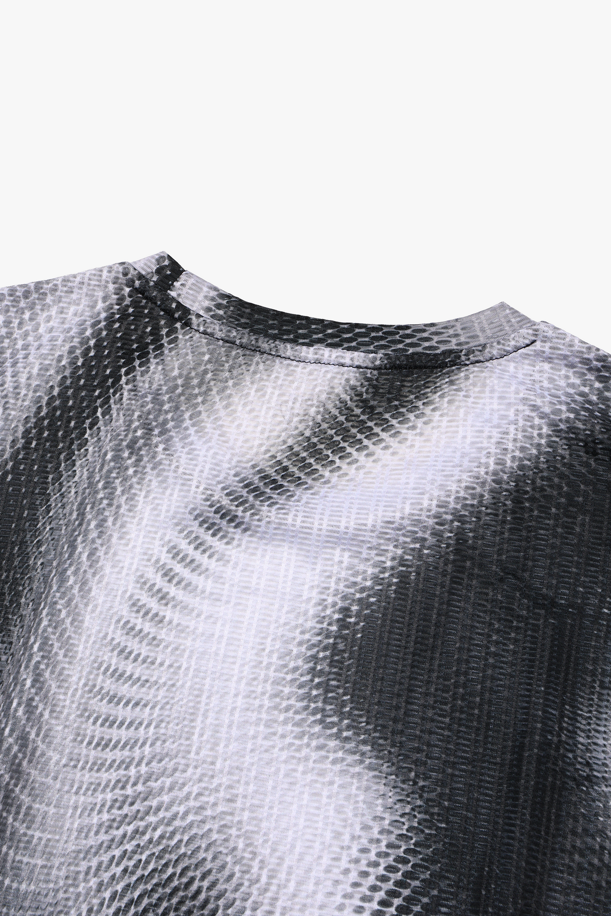 T-shirt - DELTA RACE Δ 003 / Obsidian Dot